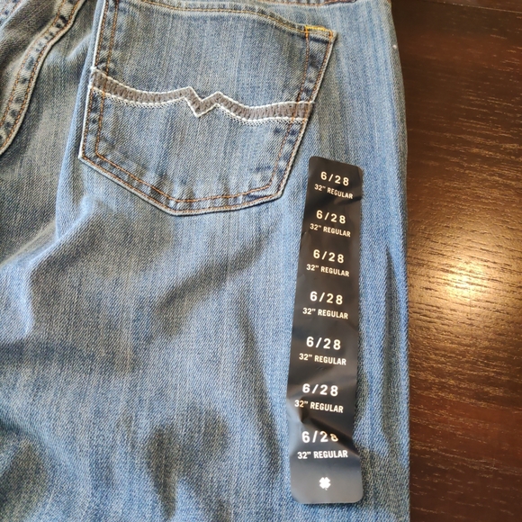 Lucky Brand Blue Straight Leg Jeans - Picture 7 of 9